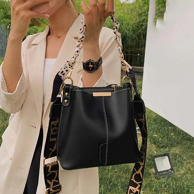 New Luxury Fashion Women's Shoulder Bag Large Capacity Bucket Bag With Ribbon Chain Crossbody Bag Commuting